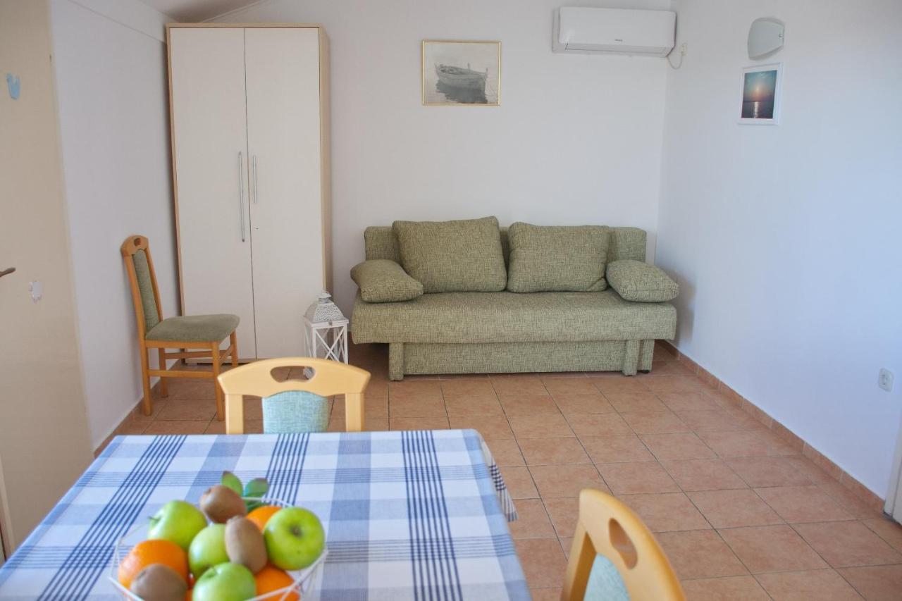 Apartments Marea Novalja Exterior photo